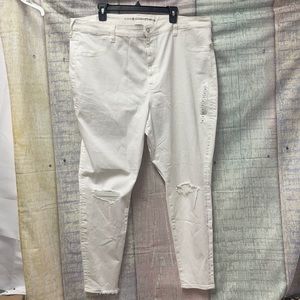 Brand new Woman’s American Eagle jeans.